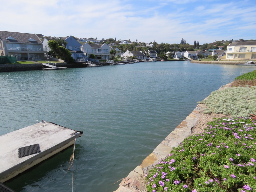 4 Bedroom Property for Sale in Royal Alfred Marina Eastern Cape